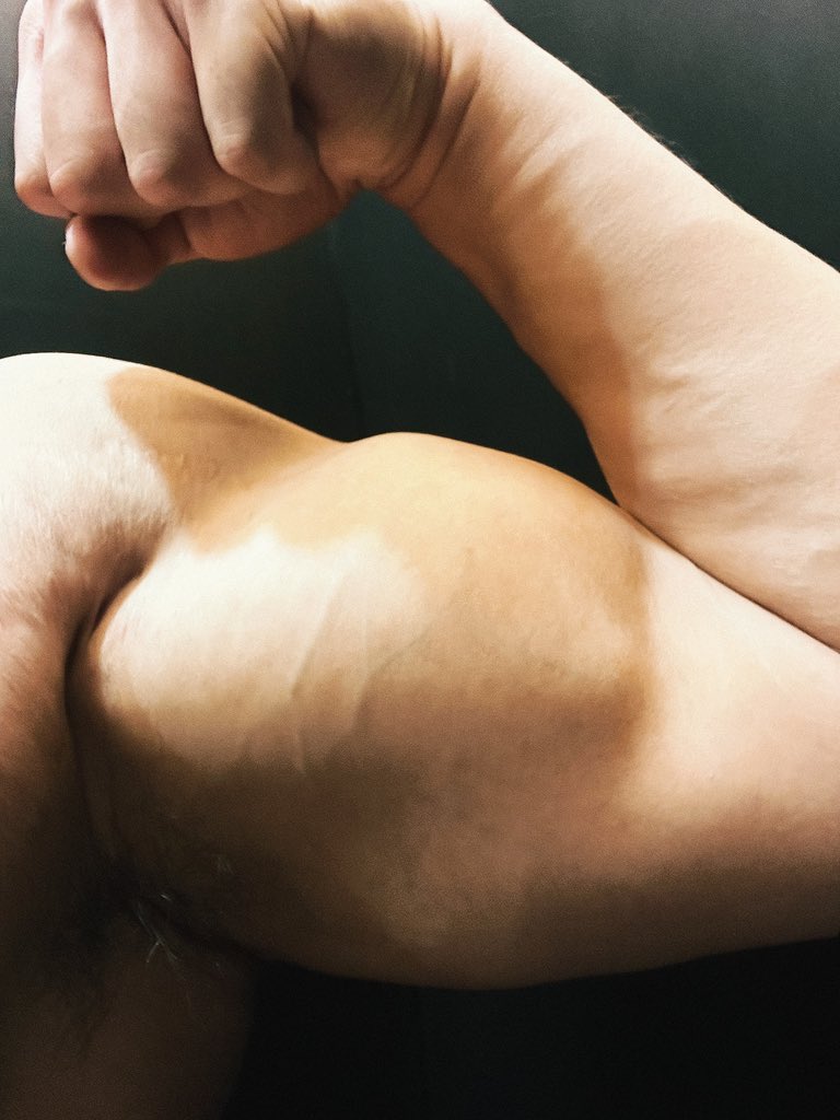 不叫雷 tweet media