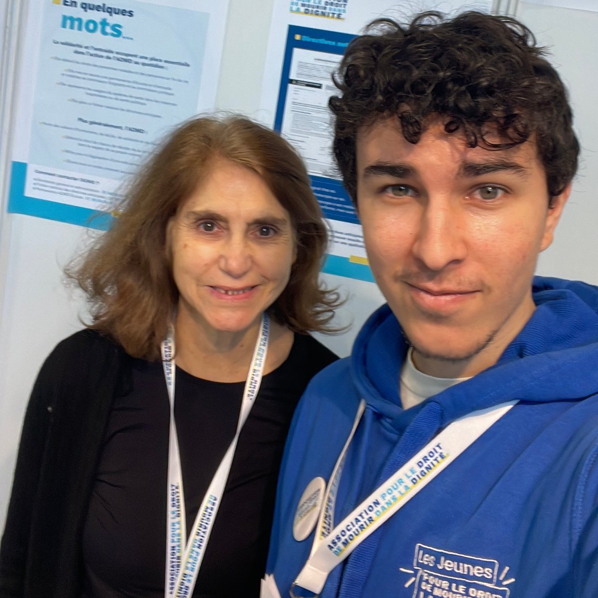 👩🏽👨🏽‍🦱 Salons des #Seniors à #Paris : nos bénévoles sont présents pour vous présenter notre association et vous sensibiliser aux droits des patients en #FinDeVie, ainsi qu'à l'importance des directives anticipées. 
Nous serons ravis de répondre à vos questions et de partager des