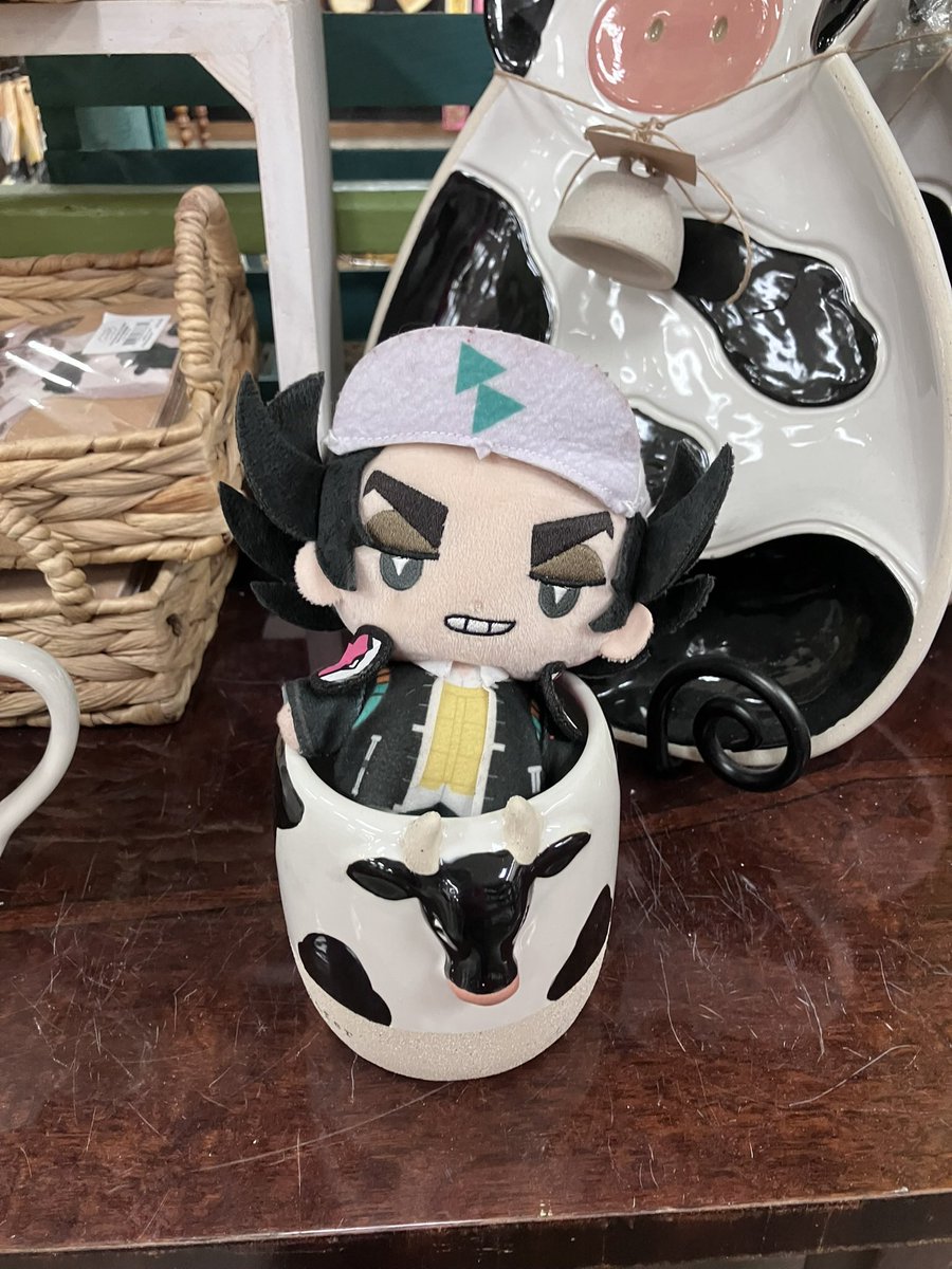 MUSHR00ME_'s tweet photo. giacomo went to bucees :3 https://t.co/i5QcHgQ2jJ