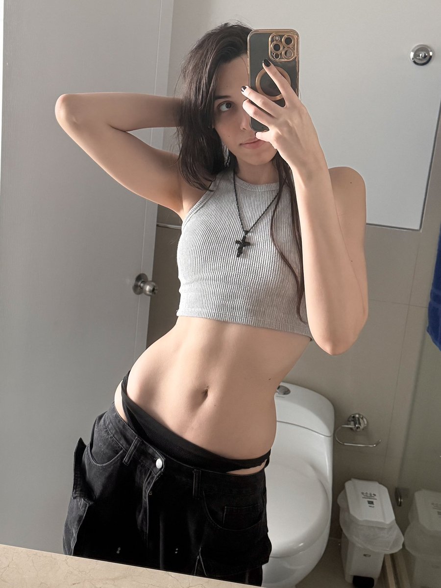 Leave a ❤️ if you like pizza or if you think trans women are women! 🏳️‍⚧️