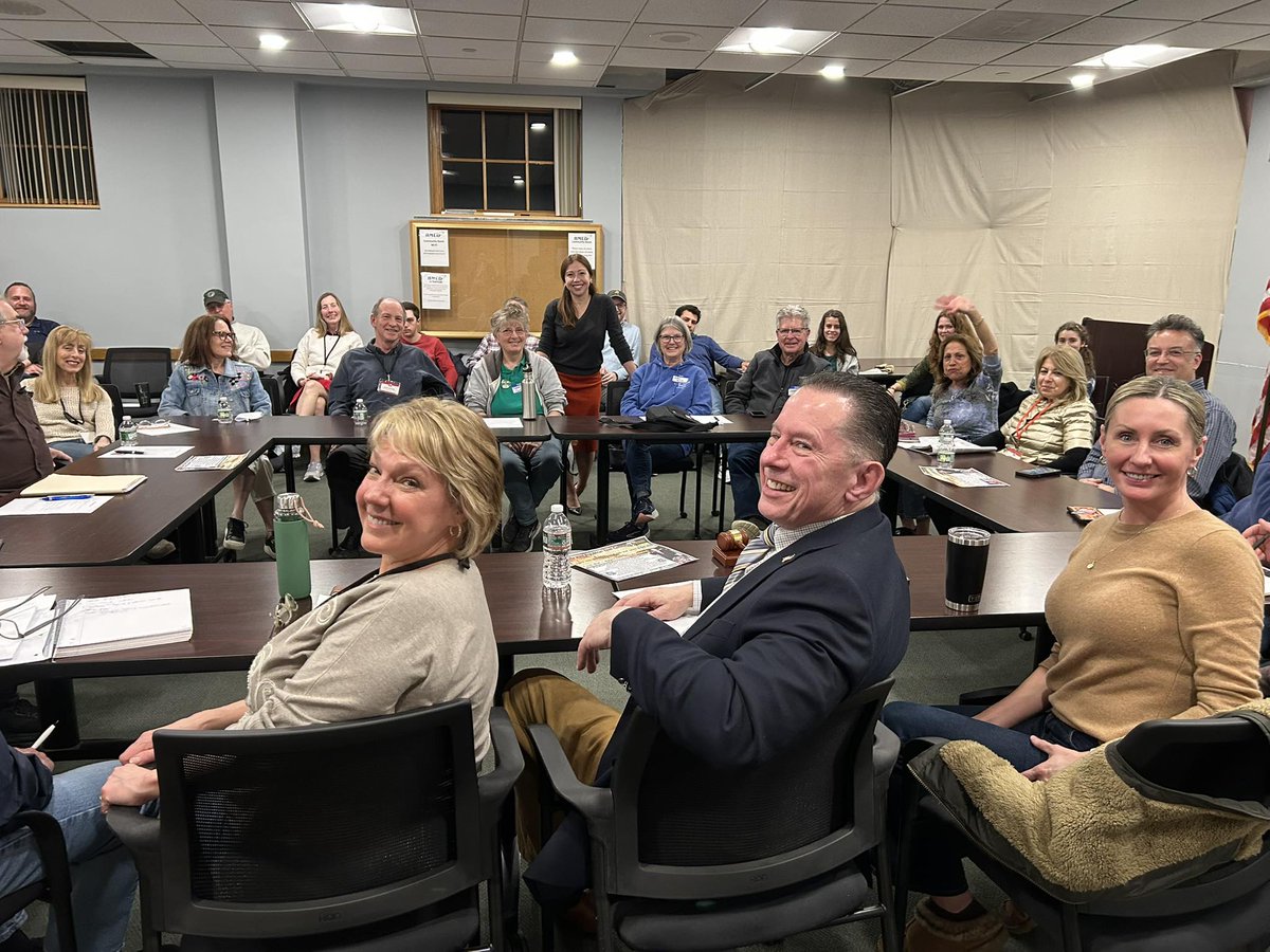 Wow!  Great turnout at the Holden Republican Town Committee meeting.  Thank you for letting me attend and discuss my campaign.