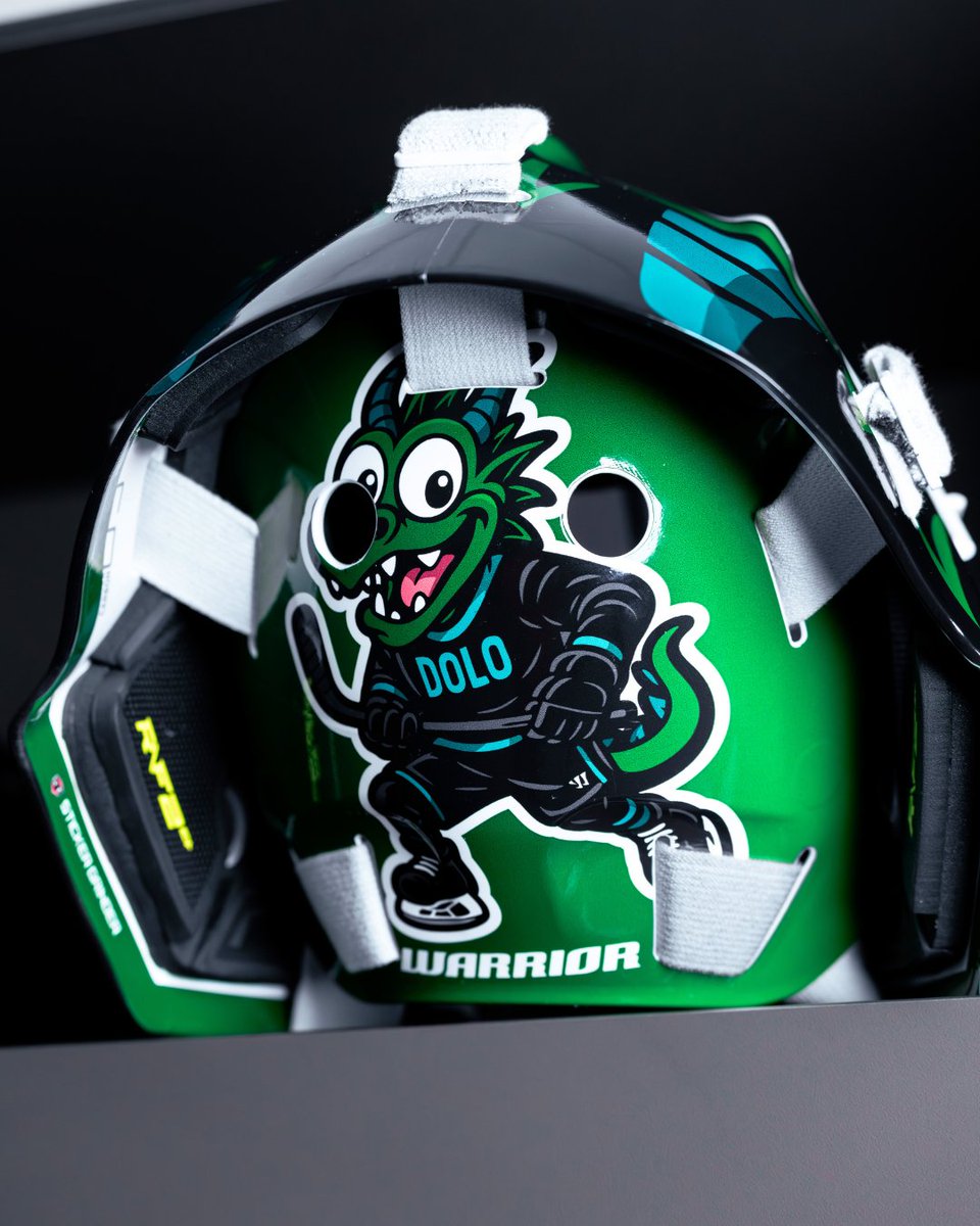 WarriorHockey's tweet photo. This mask though😮‍💨

See this custom mask in action at the Goalie Content Creator Game in Allen, TX on Saturday! Grab your tickets at the link in our bio!

#WarriorHockey #WarriorGoalie #BreakTHROUGH https://t.co/D0BzDDuB62