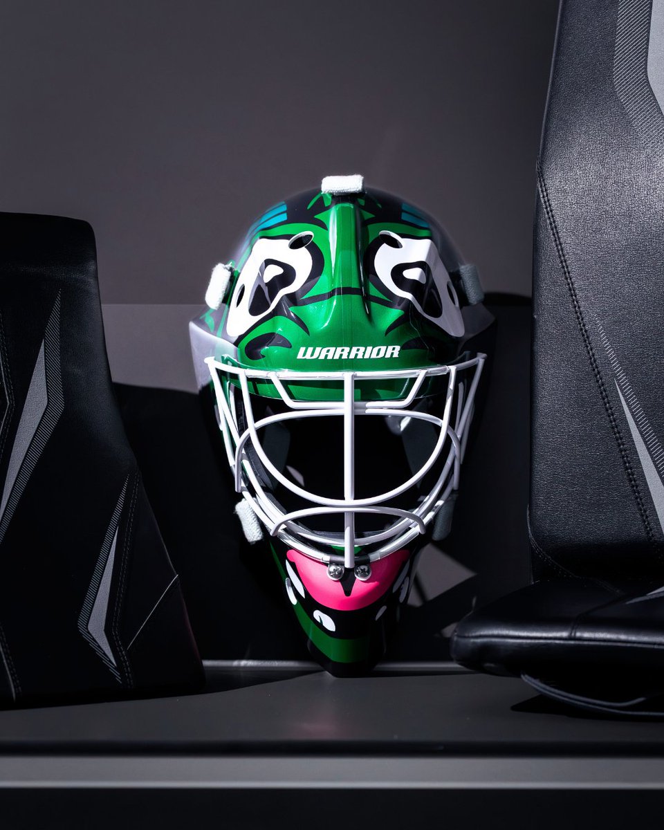 WarriorHockey's tweet photo. This mask though😮‍💨

See this custom mask in action at the Goalie Content Creator Game in Allen, TX on Saturday! Grab your tickets at the link in our bio!

#WarriorHockey #WarriorGoalie #BreakTHROUGH https://t.co/D0BzDDuB62