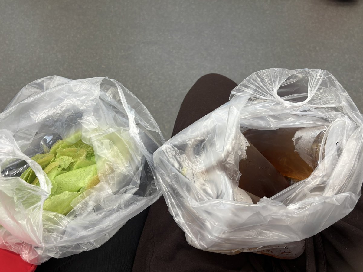 Levi_JKT48's tweet photo. beli apaa yach https://t.co/t6MYyjeyLP