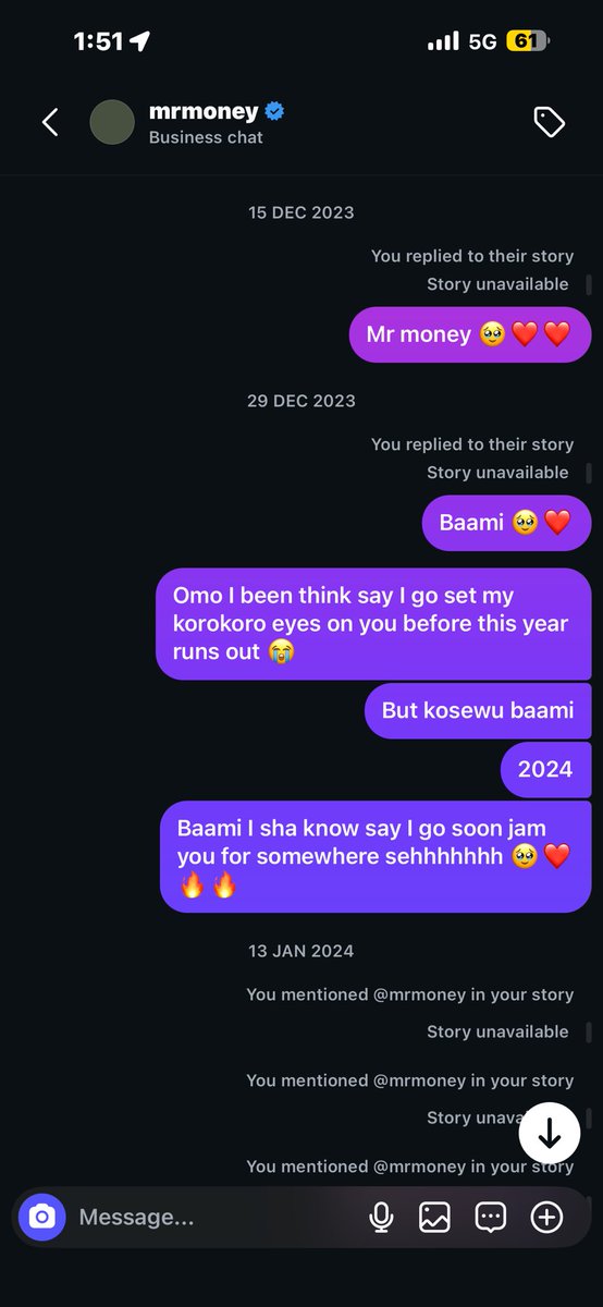 its_boymuller's tweet image. December 2023 I told him I’d see him soon 🥹
Now it’s happening 😩🎉
Manifestation + consistency = reality. 🙏🏾✨
Forever grateful, my idolo @asakemusik 
Big shoutout to my boss @Zlatan_Ibile for making this possible ❤️
