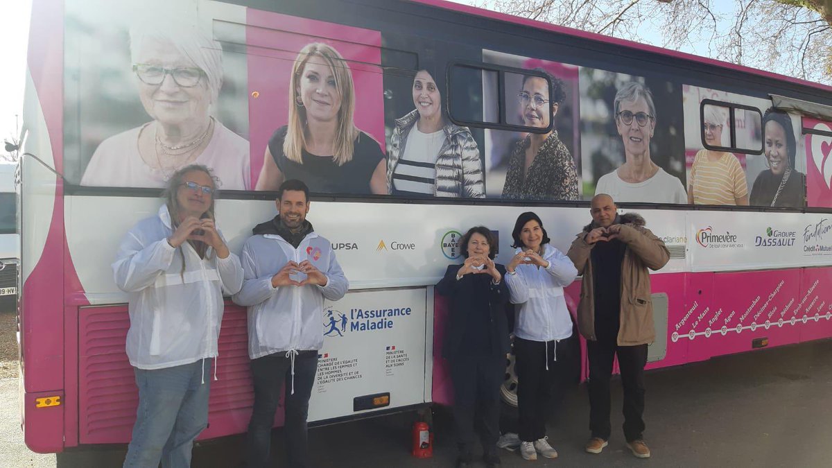 Prefet95's tweet image. 🫀🚐 #Solidarité #SantédesFemmes | Le Bus du Cœur des Femmes fait étape à Argenteuil du 11 au 13 mars pour proposer un dépistage gratuit aux femmes en situation de vulnérabilité. 

🩺 @prefet95 était ce matin présent pour saluer cette initiative de prévention portée par le fonds