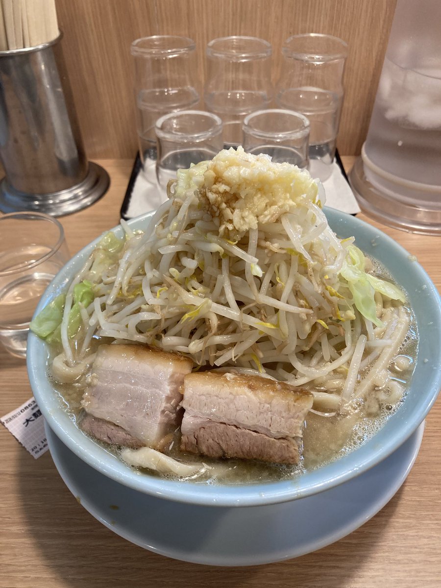 オズオズオズ tweet media