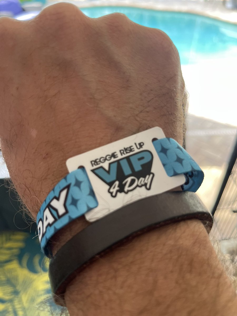 Bleed Orange and Blue tweet media