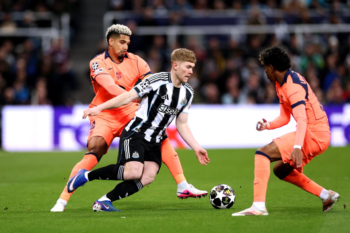 Charlie Bennett tweet media