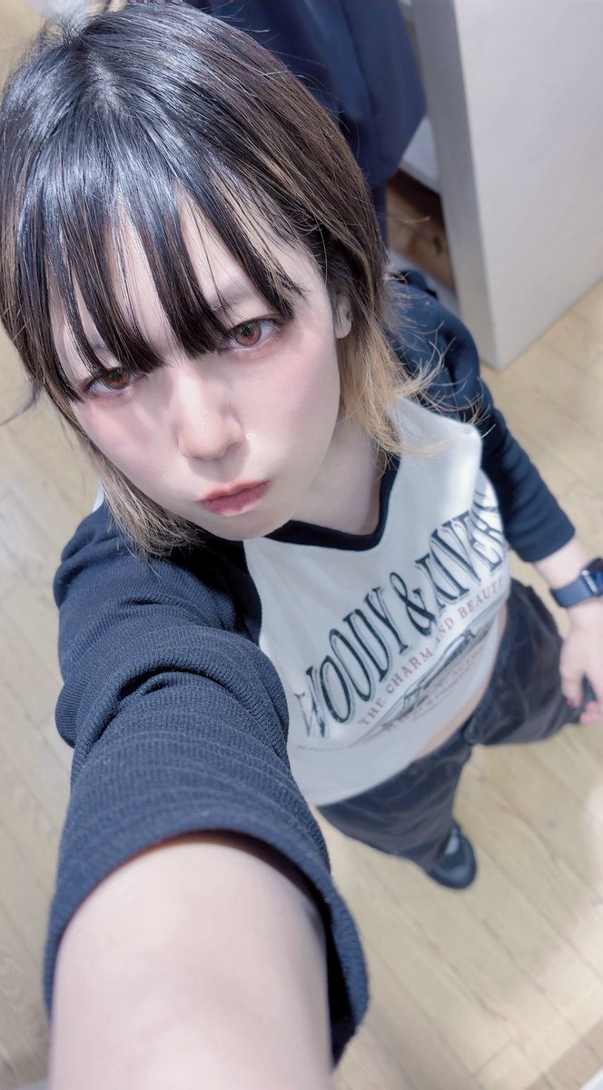 ななせ tweet media