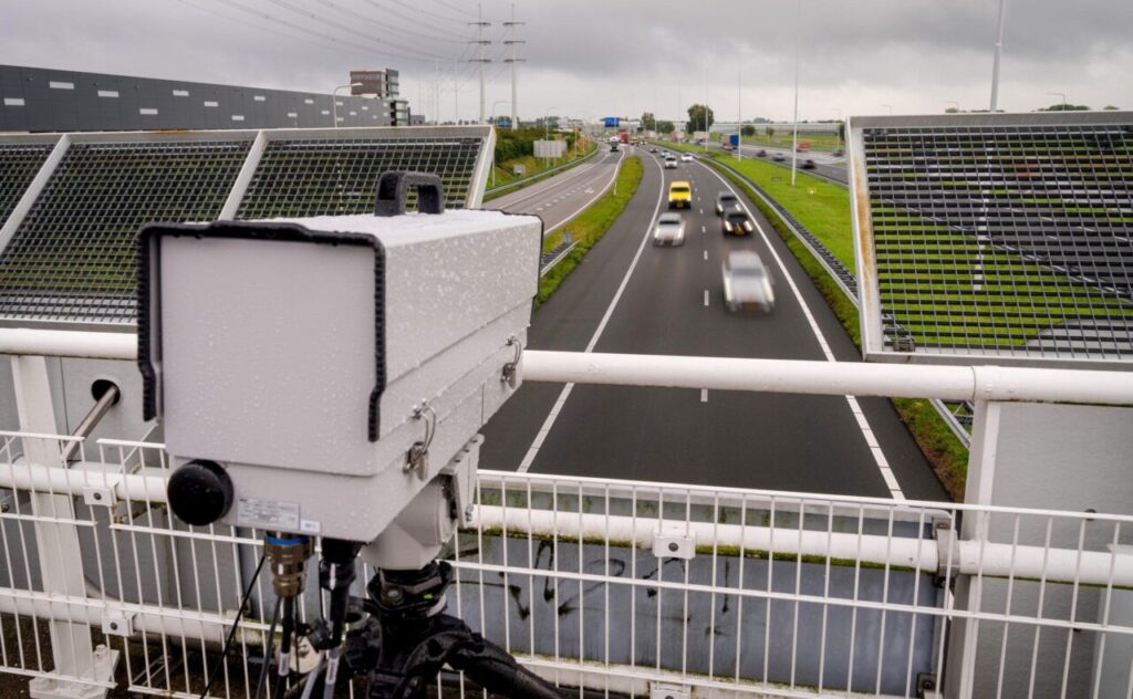 sicurauto's tweet photo. RC auto: in arrivo telecamere contro i furbetti senza assicurazione https://t.co/UaCWYaTXzt #CodicedellaStradaeLeggi #News #Assicurazione #Rcauto https://t.co/znaFMaYIAL
