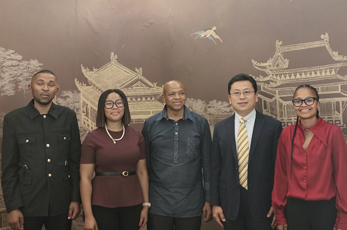 Chinese Consulate General in Cape Town tweet media