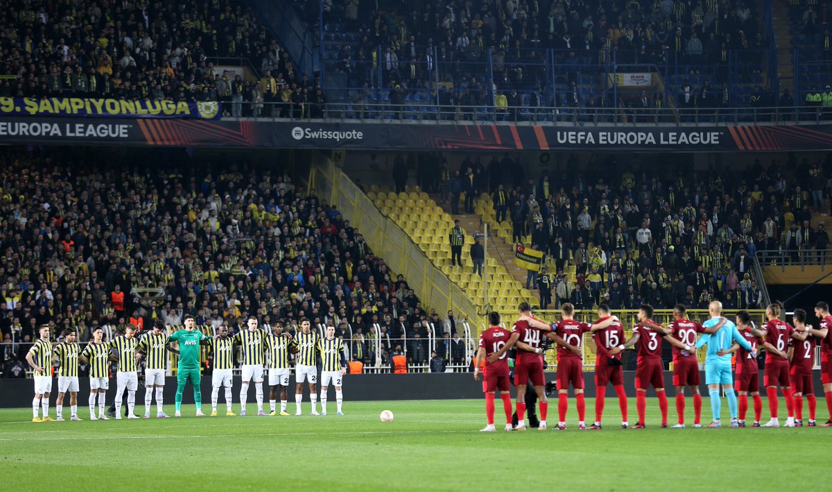 SevillaFC_ENG's tweet image. With Spain and Turkey going viral this week, here is a collection of photos from our various meetings against Turkish sides:

Bu hafta İspanya ve Türkiye gündemdeyken, Türk takımlarına karşı oynadığımız çeşitli maçlardan bir fotoğraf derlemesi:

🇪🇸🤝🇹🇷