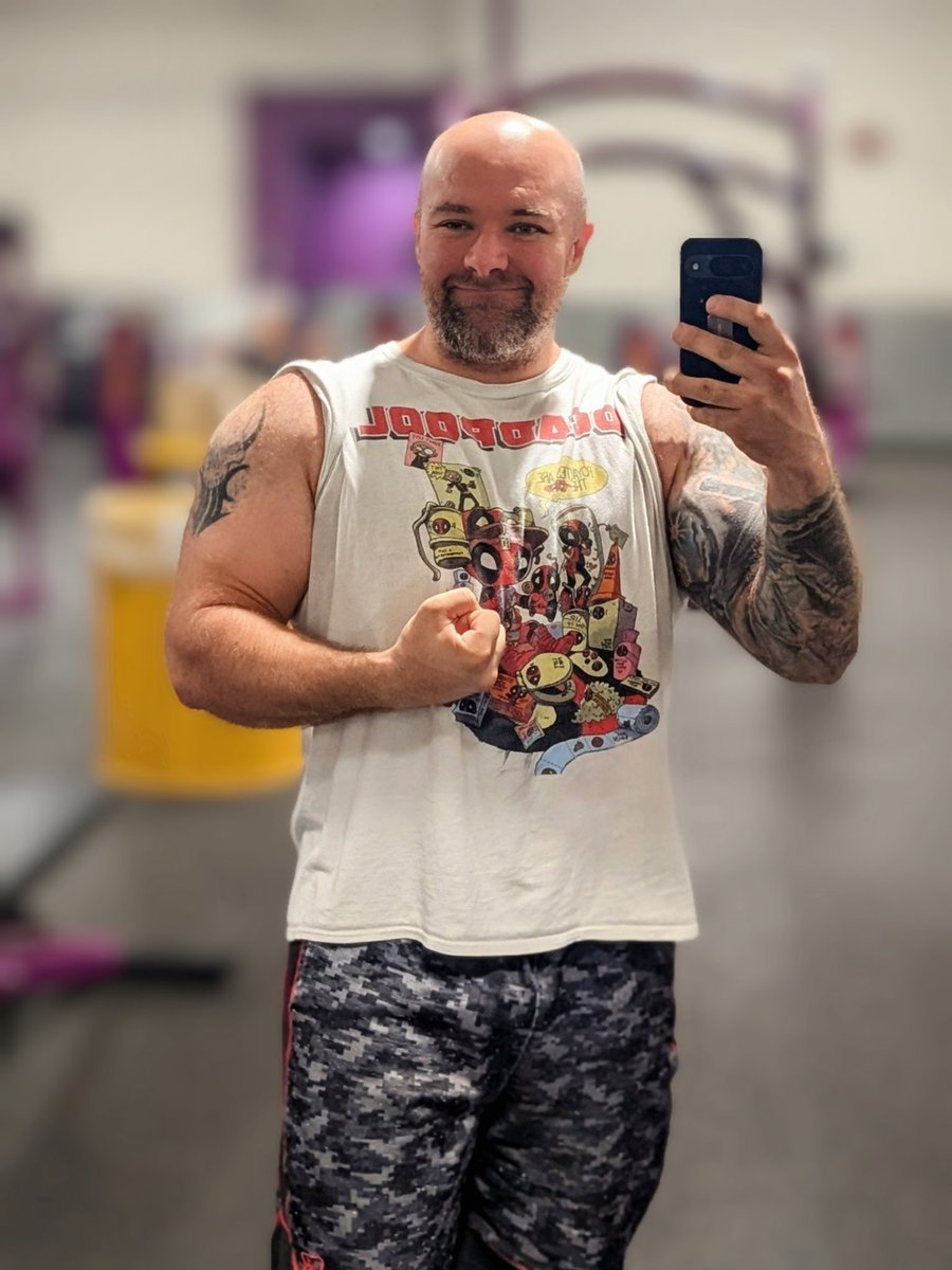 Xatamos's tweet photo. Another push workout day in the books with @HevyApp Trainer

Chest, triceps, and shoulders cooked

Workout link:
https://t.co/YbVUqCvXCO

A few minor PR's nothing crazy. 

#GymMotivaton #MuscleBound https://t.co/98WgzZ1bWM