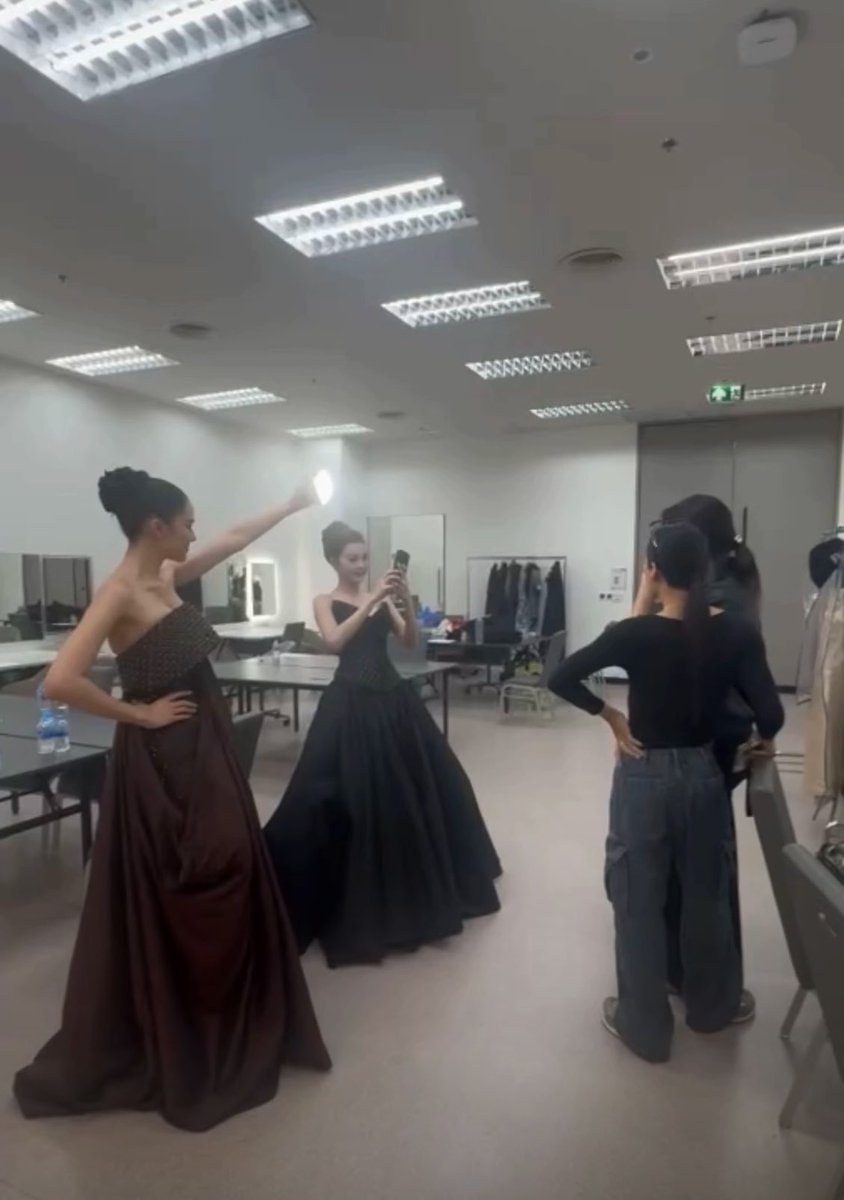 โอปอล์ส่องไฟอิงฟ้าถือทรศถ่ายคอนเทนต์5555ไม่คิดว่าจะได้เห็น😂😂