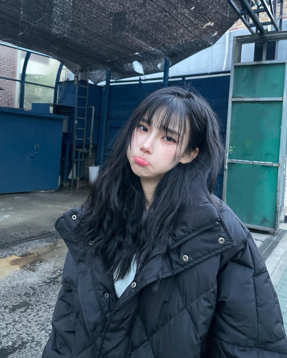 on vacation —Kyna 🌸 tweet media