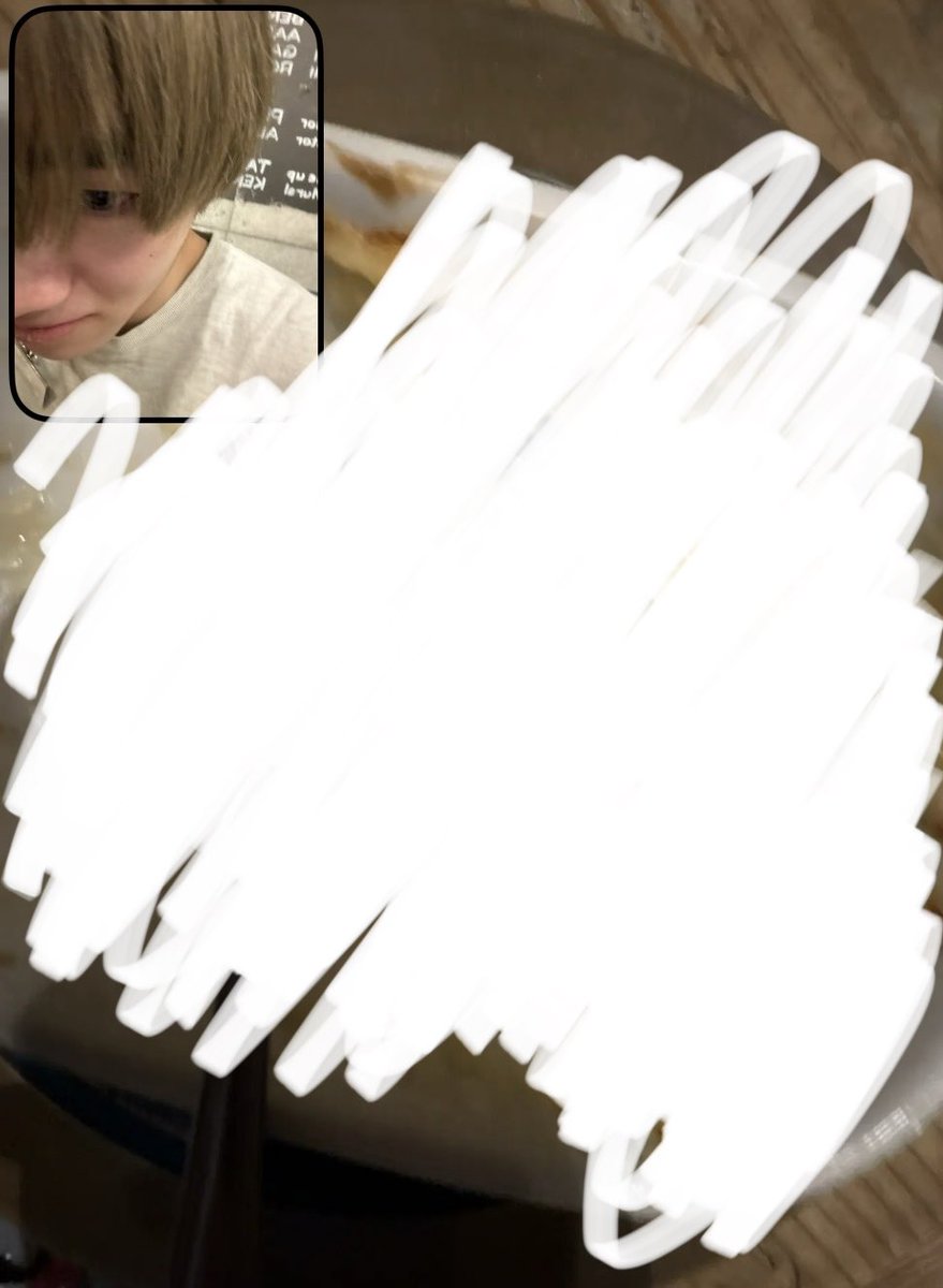 えび tweet media