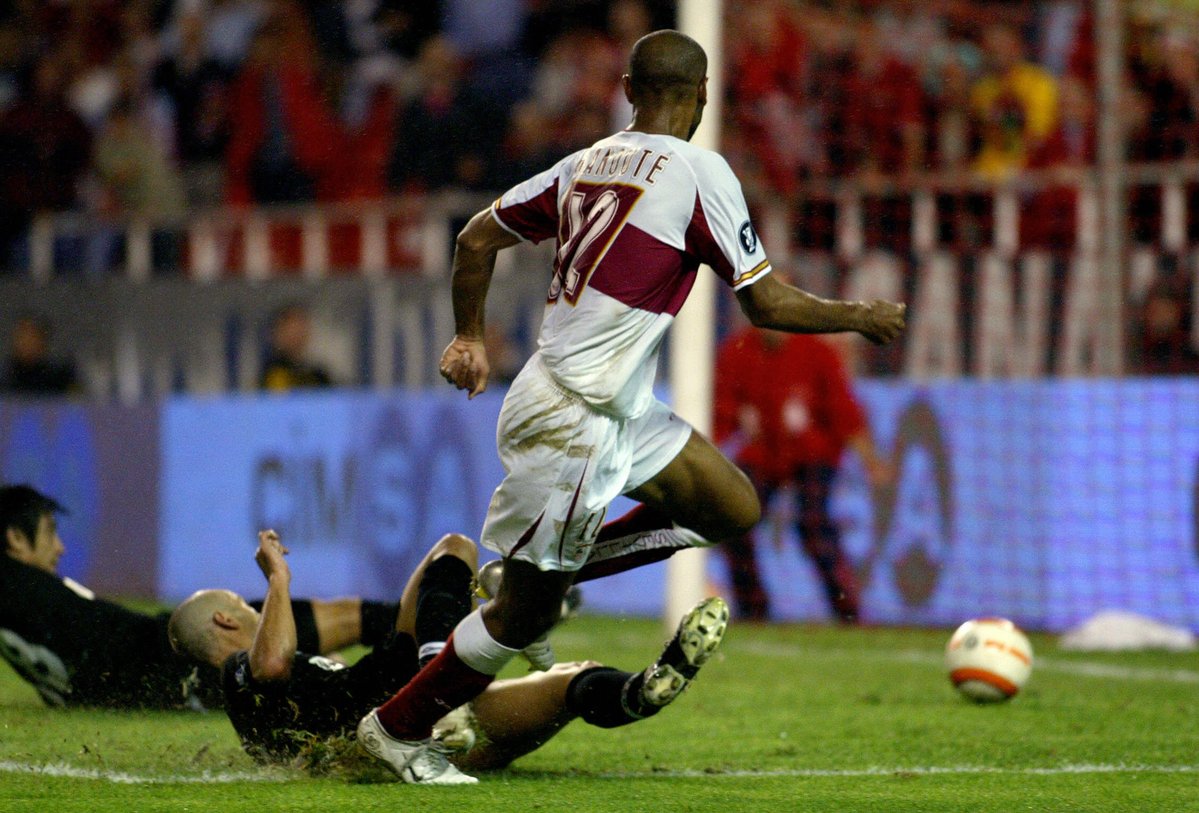 SevillaFC_ENG's tweet image. With Spain and Turkey going viral this week, here is a collection of photos from our various meetings against Turkish sides:

Bu hafta İspanya ve Türkiye gündemdeyken, Türk takımlarına karşı oynadığımız çeşitli maçlardan bir fotoğraf derlemesi:

🇪🇸🤝🇹🇷