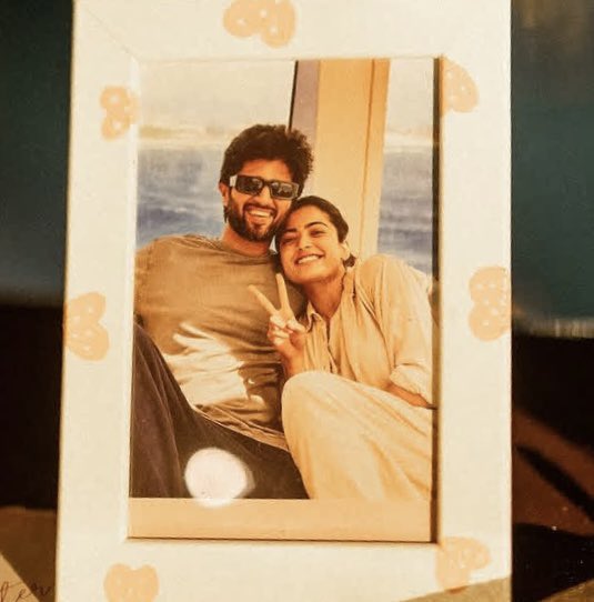 The most beautiful kind of love is the one where you can be fully yourself🤍✨. They are the definition of LOVE🥹

#virosh #vijaydeverakonda #rashmikamandanna