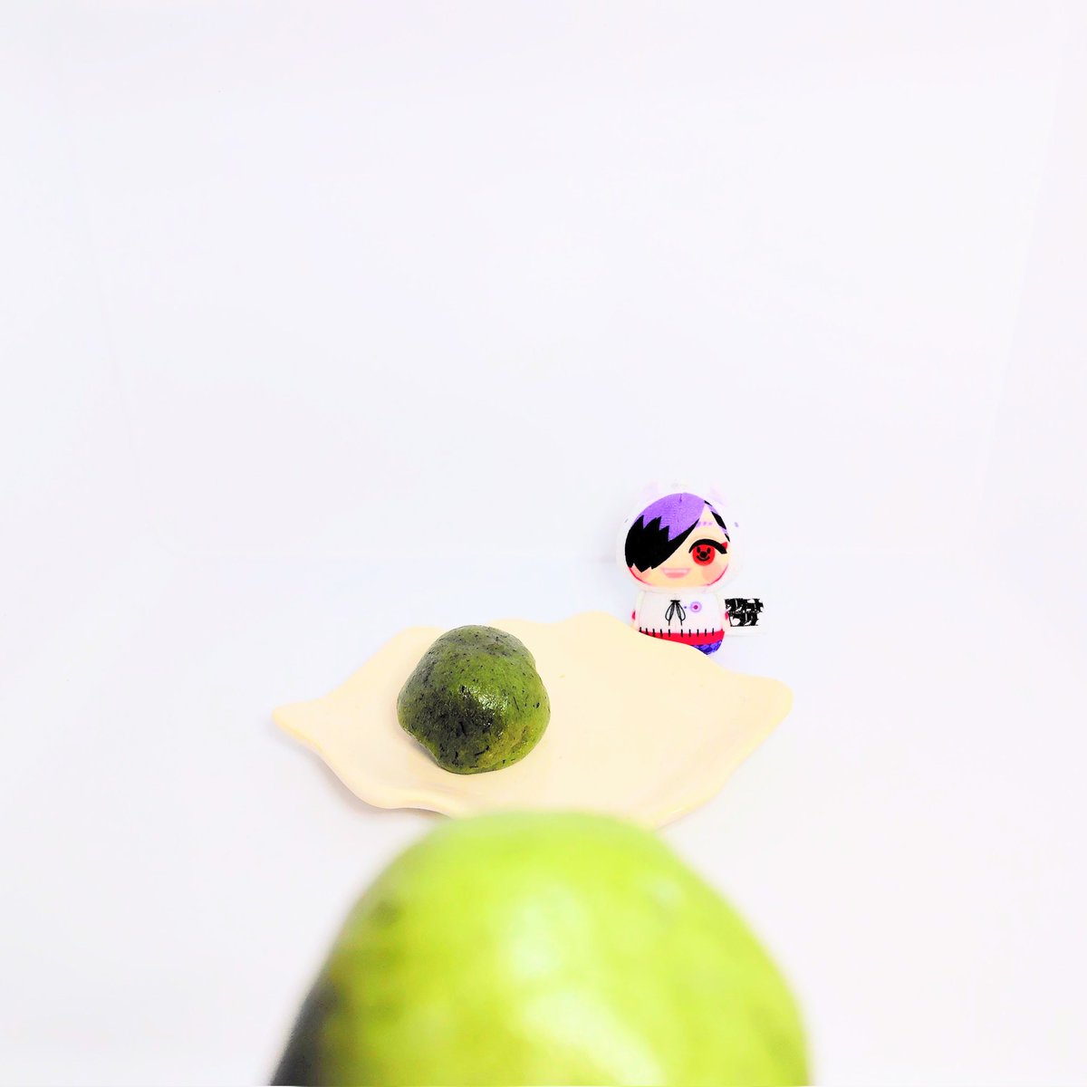 ぷての目の前で
ぷてみたいにまるっこくて小さいものを食べる

これは草餅