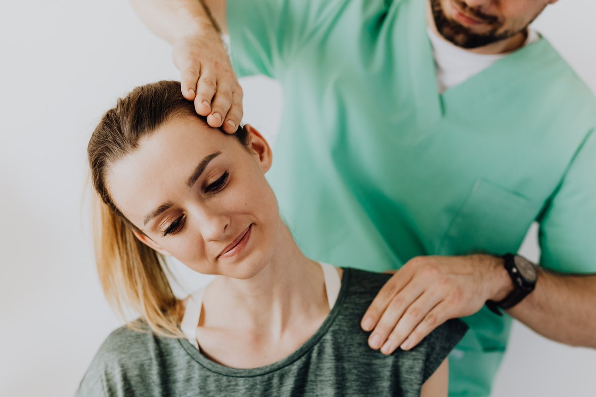 InfoMedspine's tweet photo. Las continuas molestias en los trapecios son algo muy habitual entre la población 🧑💻👩💼
Asegurar la correcta función del #trapecio es clave para eliminar las molestias y el dolor cervical y de hombros.
👉 Te proponemos unos sencillos ejercicios.
https://t.co/a5fh7k3eEp https://t.co/bLDMs4b34L