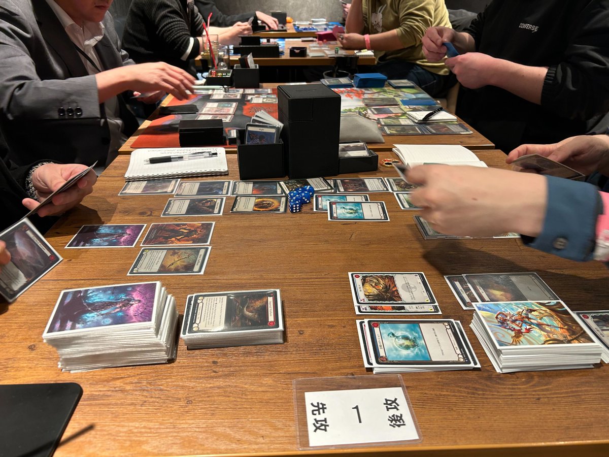 MtgClove's tweet photo. 【🔥Pro Quest🔥】
CloveBase秋葉原店で開催中の「プロクエスト:ラスベガス」のシングルエリミネーションが始まりました‼️
TOP8に残った猛者たちの中から今日の優勝者が決まります🥳
果たしてどのヒーローが優勝するのか⁉️
楽しみです😤
#Fabjp #fabtcg #ProQuest https://t.co/RgeoWyUBFM
