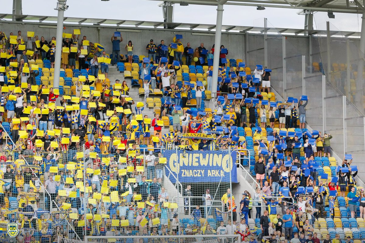 📨 Przed 𝒎𝒆𝒄𝒛𝒆𝒎 𝒌𝒂𝒔𝒛𝒖𝒃𝒔𝒌𝒊𝒎 wysłaliśmy zaproszenia do 2️⃣0⃣0⃣ szkół. Do zobaczenia, czekamy na Wasz doping! 👋