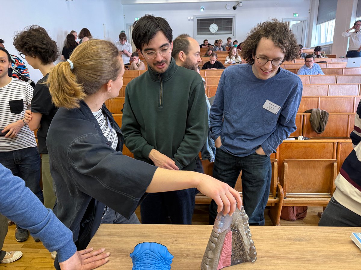 The Milinkovitch-Tzika lab tweet media