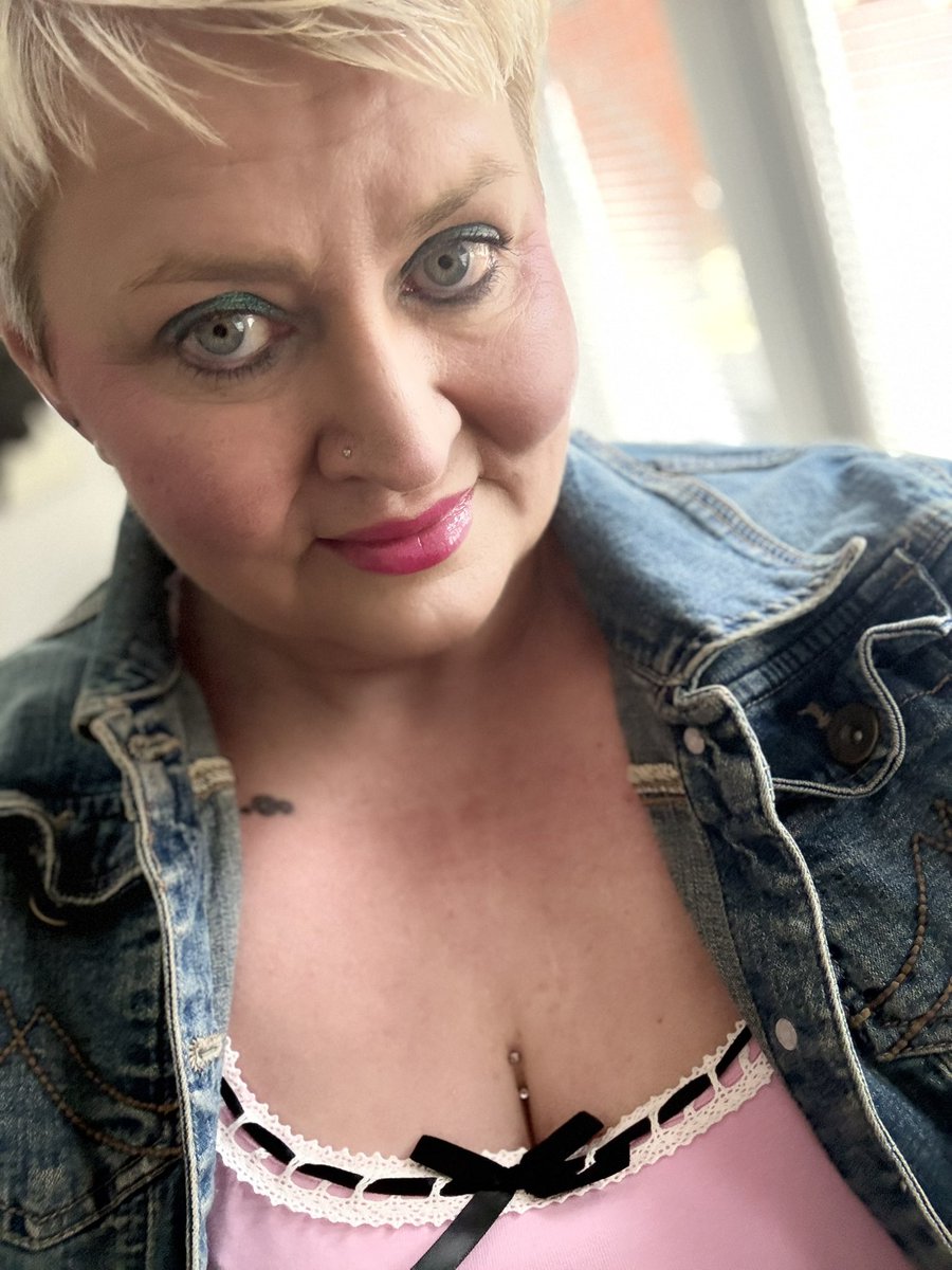 CandyCummings tweet media