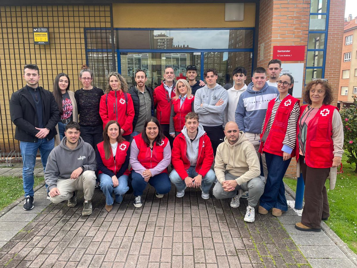 Cruz Roja en Cantabria tweet media