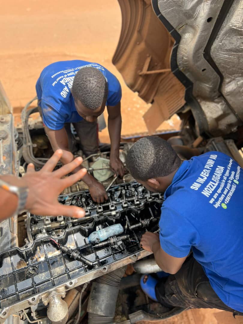 Dieselsevice754's tweet photo. π 6M70 Injector Nozzle Repair Experts!
Fix:
β Hard starting
β Black smoke
β Rough engine
Professional testing & calibration available.
π +256754490069
π +256786300162
#DieselEngine #6M70 #InjectorService https://t.co/BWHdybG7t4