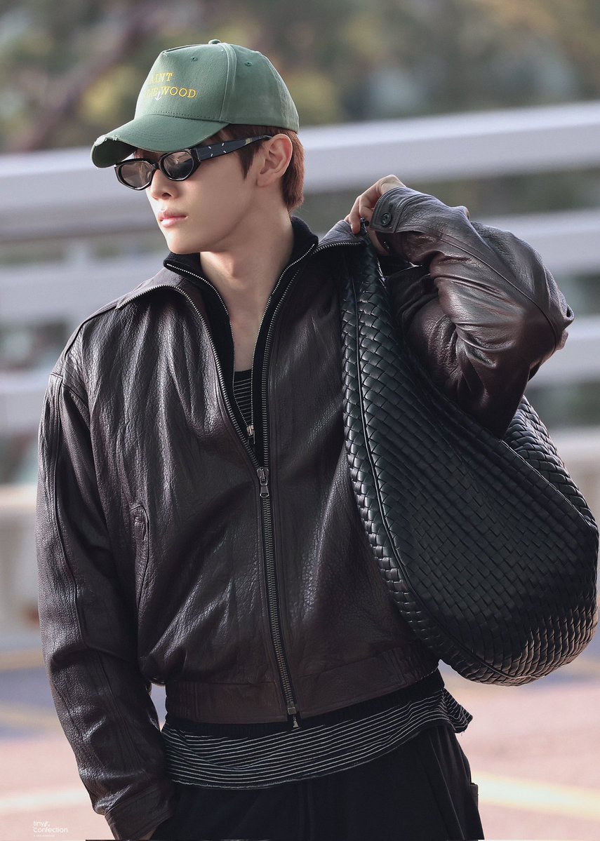 he looks so cool today!