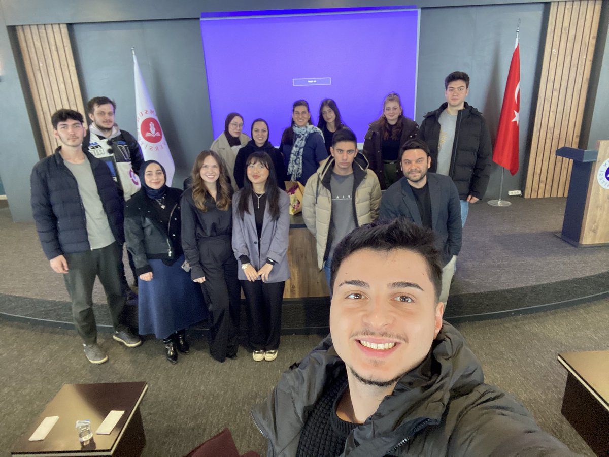 Samukargep's tweet photo. 🎯 Geleceğini Tasarla: CV Hazırlama ve Mülakat Teknikleri Eğitimi, Ballıca Kampüsü’nde öğrencilerimizin yoğun katılımıyla gerçekleştirildi.

ASİNKA Özel İstihdam Bürosu İnsan Kaynakları Uzmanı Ayşe Sevindik öğrencilerimizle bir araya geldi. https://t.co/tjqk1x3dMp