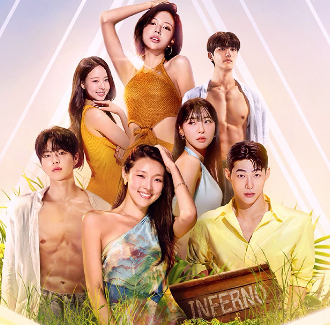 whoever made the poster knew who the season's queen would be 👑 
(GOEUN ON TOP!!!)