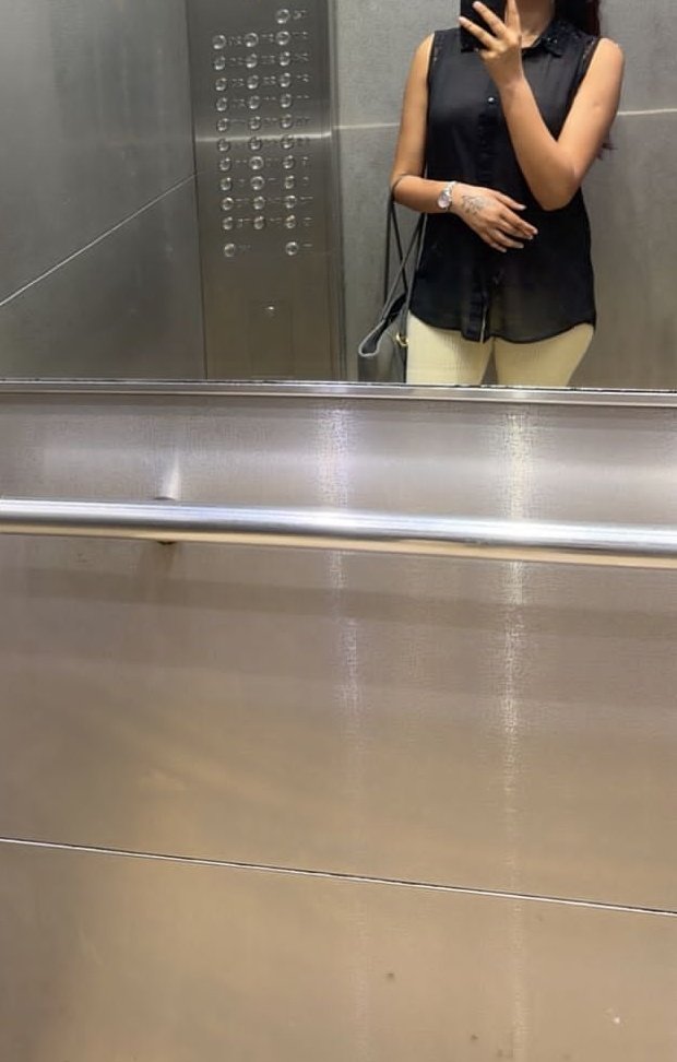 Ayeshataher28's tweet image. Elevator selfie before heading out! 📸 Love the reflections in this sleek space. Feeling good and ready for the day in the UAE. ✨🇦🇪 #UnitedArabEmirates
#dubaicouples #dxbcouple
#realmeet
