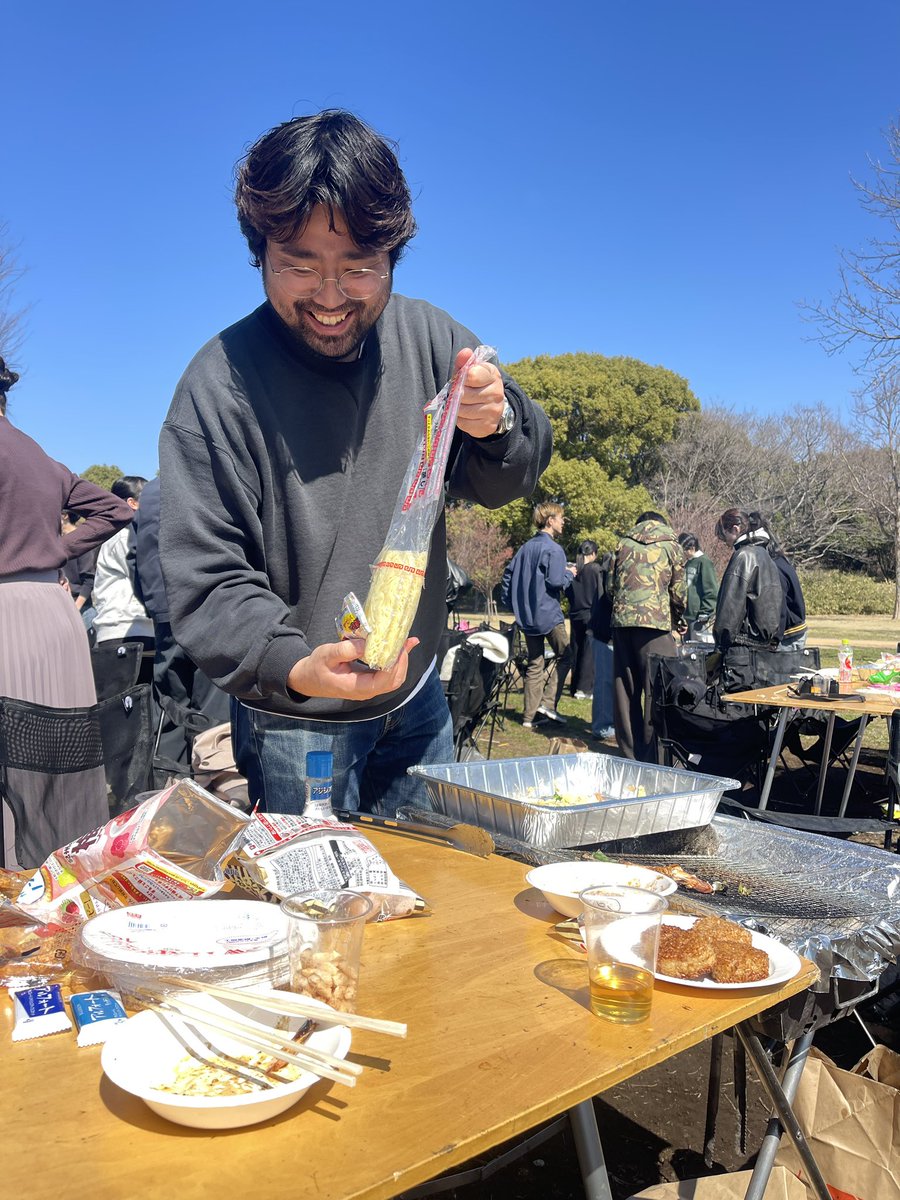 DOBATA4's tweet photo. みなさん本当に、一年間お疲れ様でした！
晴れた日のアゲアゲBBQ🍖
いっぱい焼いて、いっぱい食べたね！ https://t.co/0VQIjLQ6pr