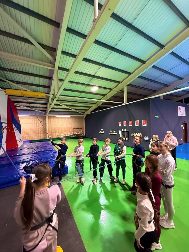 STMComprehensive tweet media