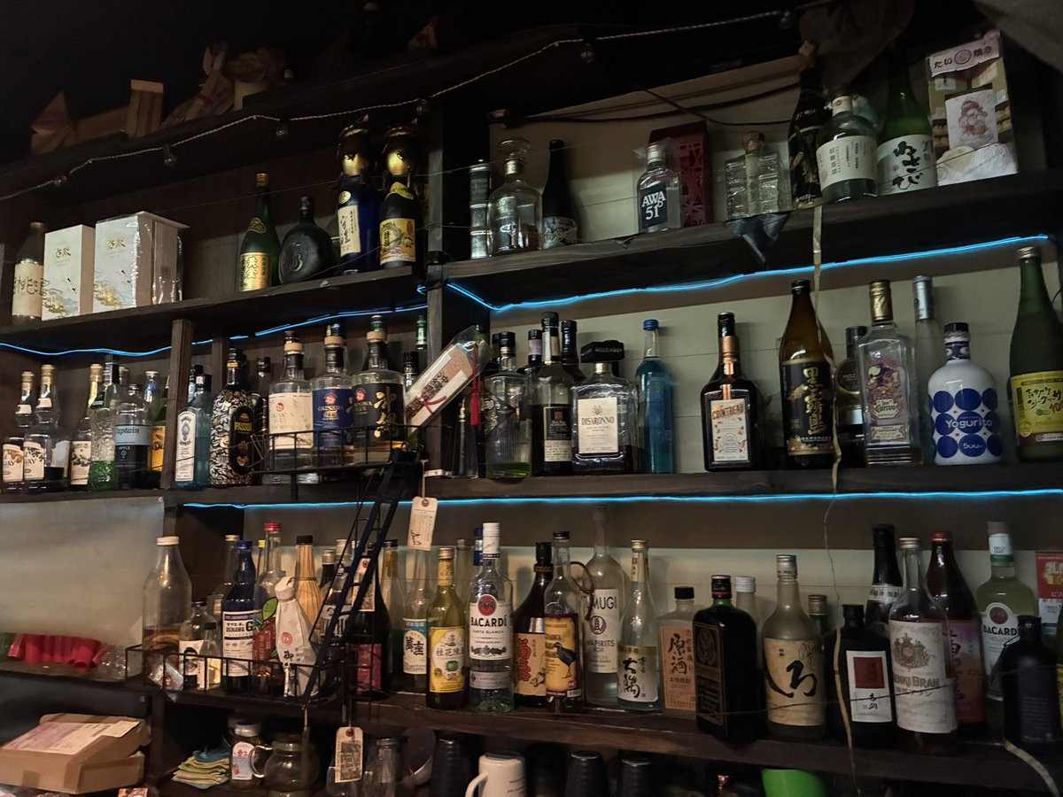 Takumi_ICHI's tweet image. BackStage安全のために至る所が光るようになりました。
これで酔っ払いたちが落ちたり突っかかったりしなくなると、、、いいな

#BackStage #府内BackStage