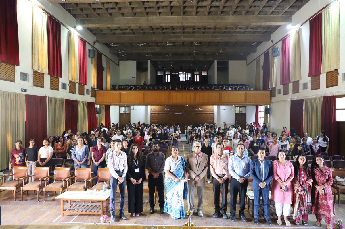 MyIIPAलोकप्रशासन tweet media