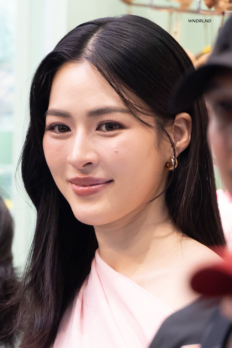 wonderland ◡̈ tweet media