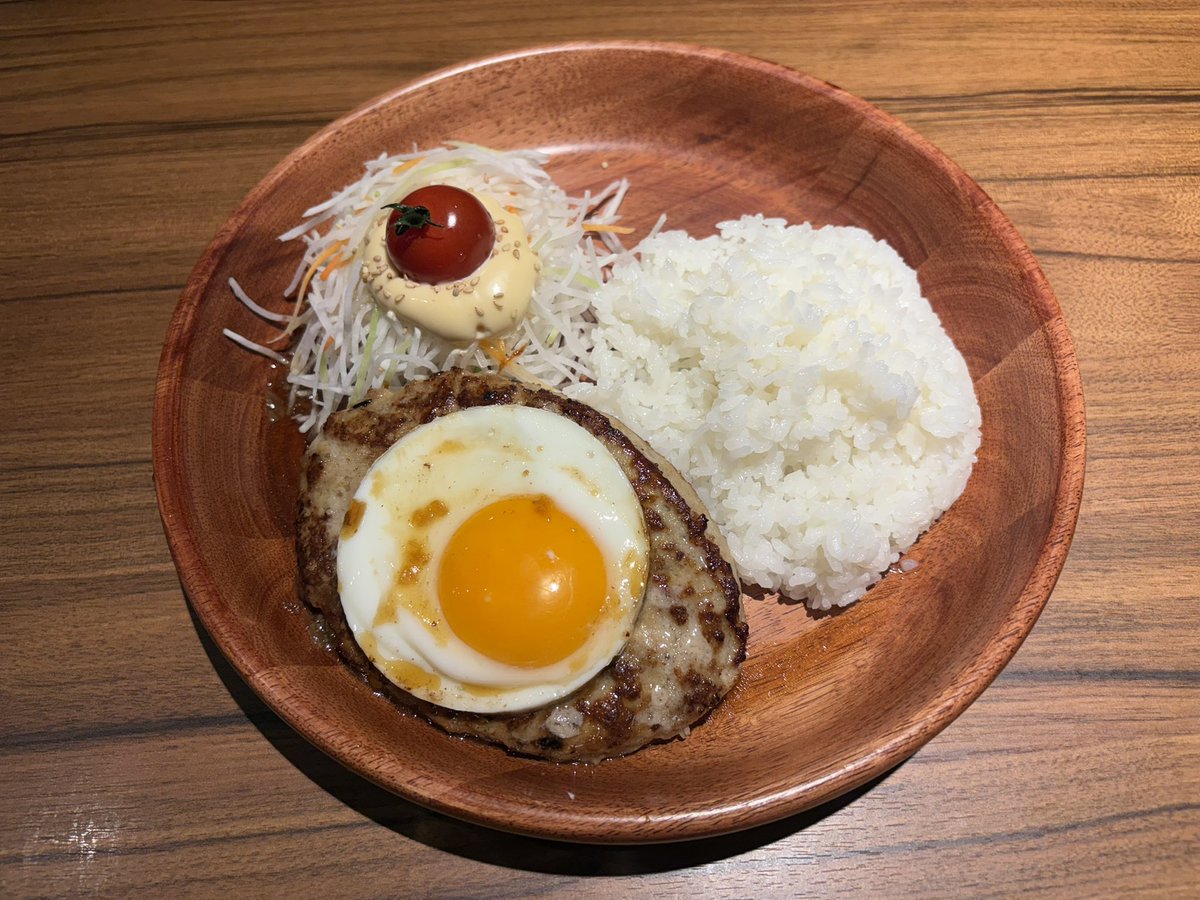 y0225__'s tweet photo. びくドン初めて行った！葛葉の影響受けすぎて草 https://t.co/Pm7x4I1TPx