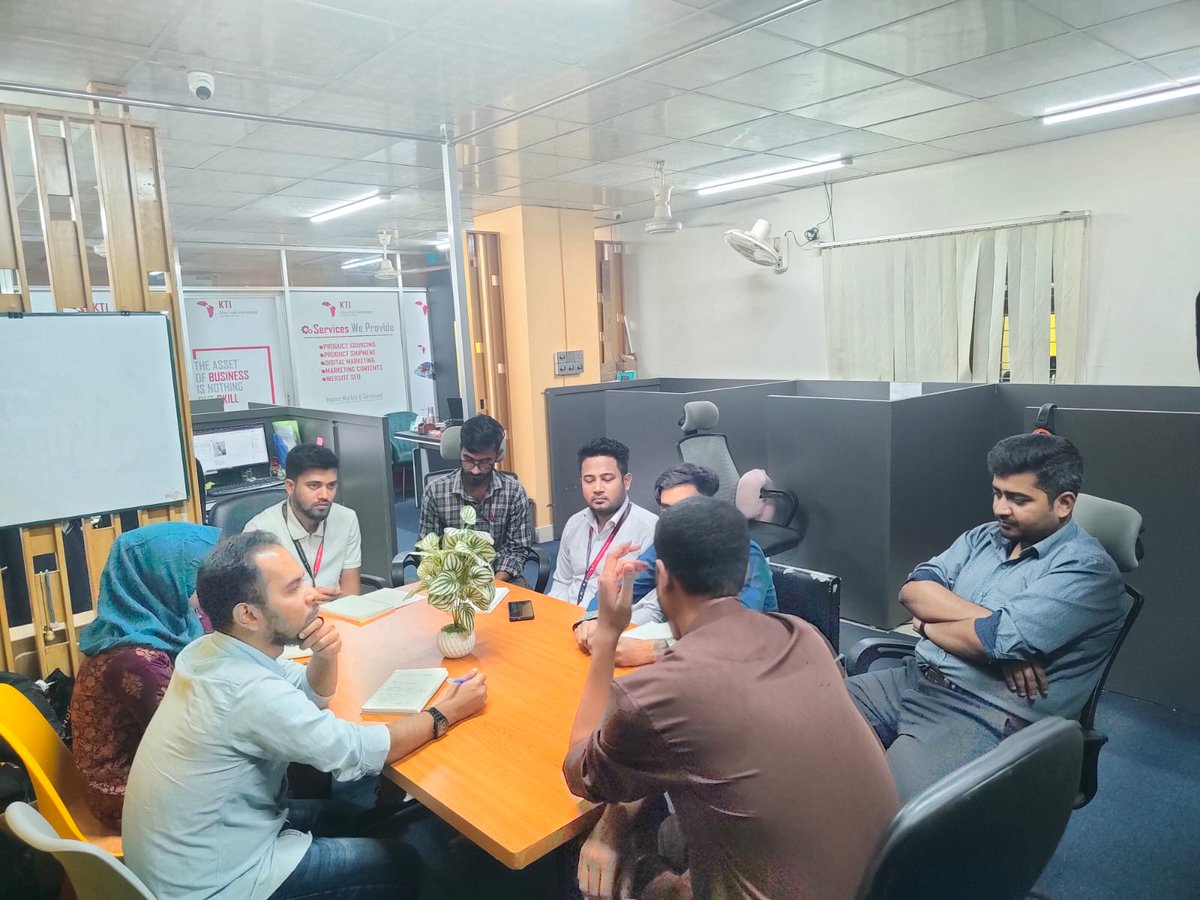kti_marketing's tweet image. Productive strategy session today at KTI - Marketing Agency 🚀 We took a deep dive into refining customer relations, streamlining our ongoing projects, and locking in fresh content plans. Big things are coming! 📈💡
#KTIMarketingAgency #StrategySession #CustomerRelations #Content