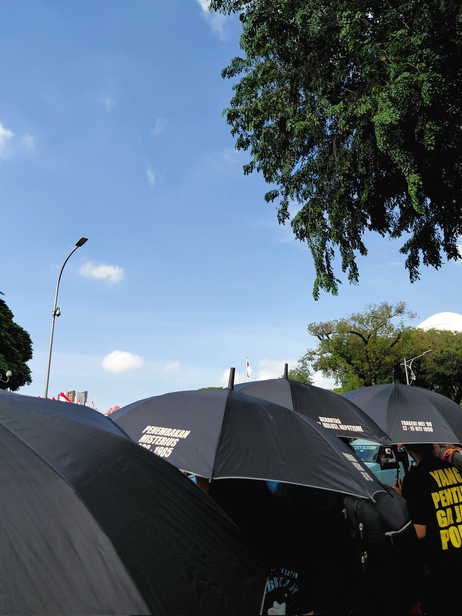 LEO. 🔻 tweet media