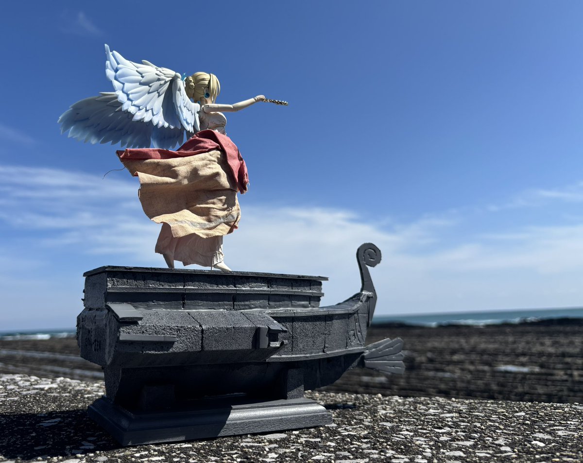 #藤村シシン講座

課題③ どうやってニケを動かすか
提出いたしますー！

今回も、やはり私にできる創作は模型だろう…！と色々な手法を駆使して、ニケを表現してみました☺️👍

→つづく