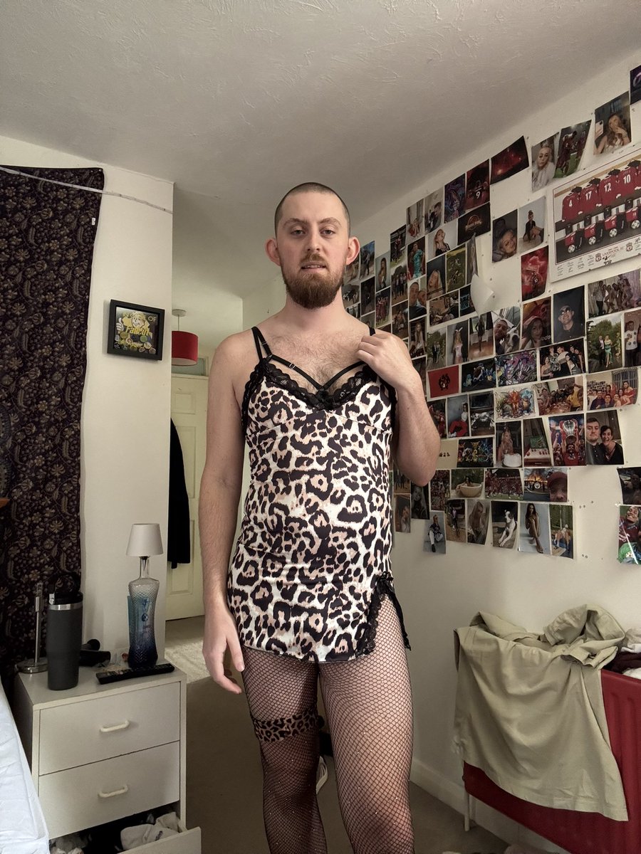 SissyJ tweet media