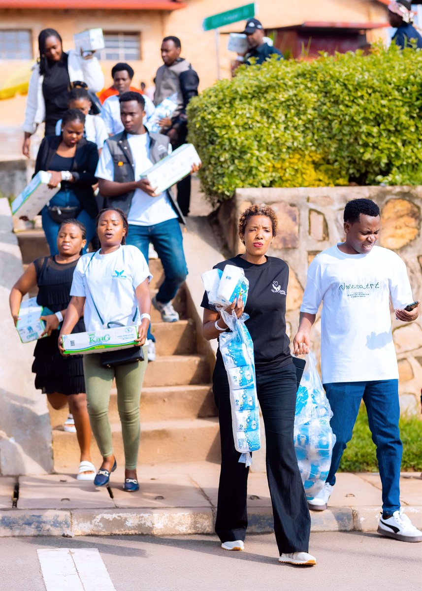 WeCare_RW's tweet photo. Last Sunday, WeCare Foundation served 300+ patients at Kabgayi Level 2 Teaching Hospital in Muhanga.

We provided nutritious meals, paid medical bills, supported health insurance coverage, and distributed clothing to those in need.

Compassion in action. 💙

#WeCareFoundation https://t.co/pfeErWUkw1