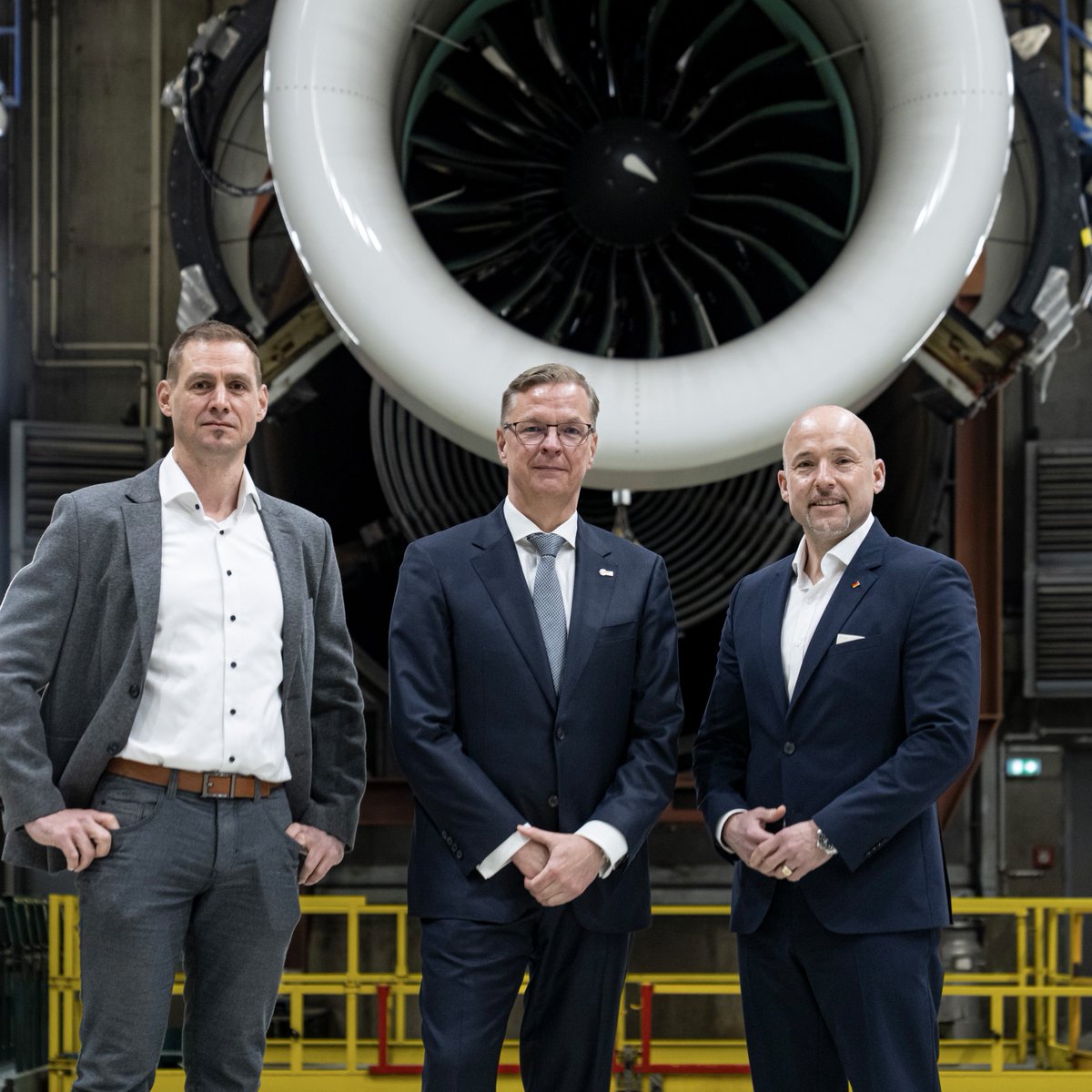 Alexander Hoffmann tweet media