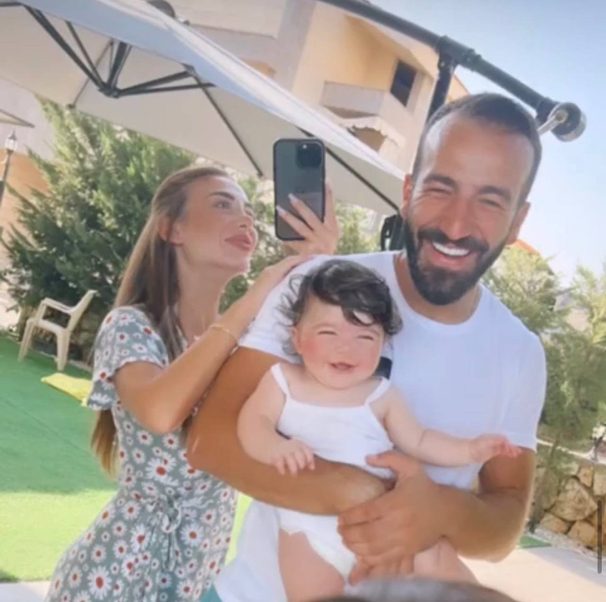 Mohammed Shihab et sa fille ont été tués dans l'attaque israélienne qui a visé Aramoun, sa femme Natalie Kamal Eddine est entre la vie et la mort.