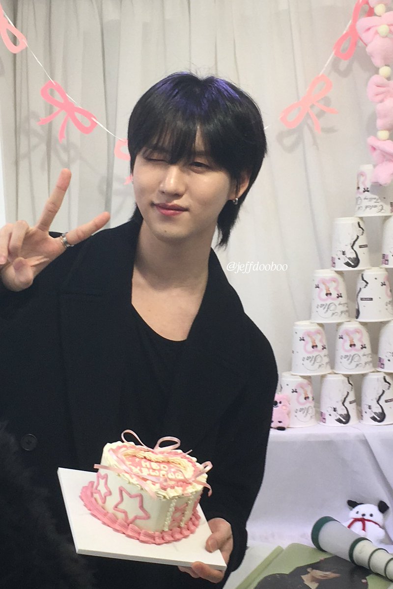 260312 생카

예왕이 생일 축하해 🎂💗

#EPEX #이펙스 #YEWANG #예왕
#행운지수_312