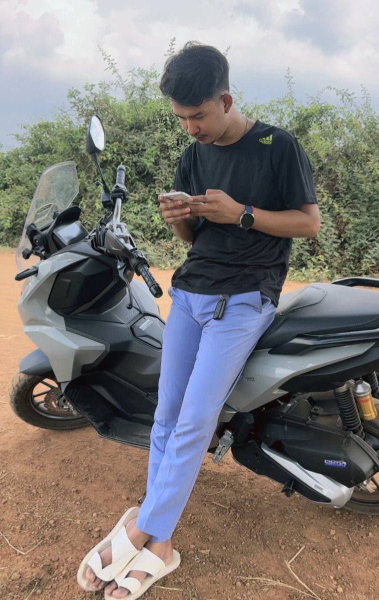 Hea Long_ឡុង tweet media